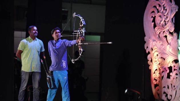 Aim for the stars, they say. This differently-abled man is the living example of how everyone should fight their journey and let nothing stop you. He always aimed for the bull’s eye and now, its just a routine for him. (Rahul Raut/HT PHOTO) Aim for the stars, they say. This differently-abled man is the living example of how everyone should fight their journey and let nothing stop you. He always aimed for the bull’s eye and now, its just a routine for him. (Rahul Raut/HT PHOTO)