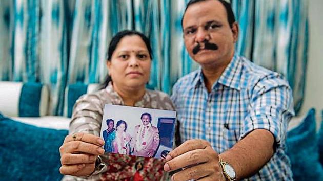 Aruna Inderkar and Krishna had no support when they decided not to follow marital customs laid down by the panchayat. (Satish Bate/HT Photo) Aruna Inderkar and Krishna had no support when they decided not to follow marital customs laid down by the panchayat. (Satish Bate/HT Photo)