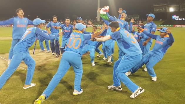 Icc Under 19 Cricket World Cup 18 Cash Rewards Pour In For Rahul Dravid Victorious Indian Team Hindustan Times