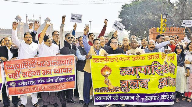 Members of the Confederation of All India Traders protested against the sealing drive near Red Fort on Saturday.(Sourced) Members of the Confederation of All India Traders protested against the sealing drive near Red Fort on Saturday.(Sourced)
