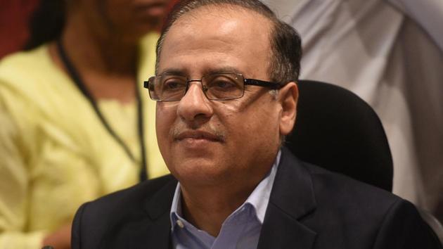 Mumbai civic chief Ajoy Mehta, who delivered the budget on Friday, announced an allocation of Rs2,058.92 crore for the scam-hit roads and traffic department. (Satyabrata Tripathy/HT Photo) Mumbai civic chief Ajoy Mehta, who delivered the budget on Friday, announced an allocation of Rs2,058.92 crore for the scam-hit roads and traffic department. (Satyabrata Tripathy/HT Photo)