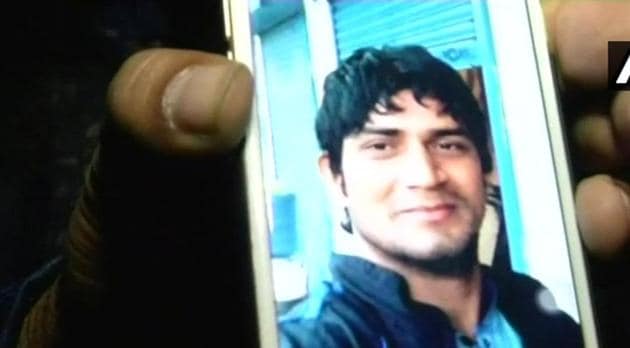 Jitendra was shot last night in Noida Sec-122 and is currently admitted at Fortis. (ANI Photo) Jitendra was shot last night in Noida Sec-122 and is currently admitted at Fortis. (ANI Photo)