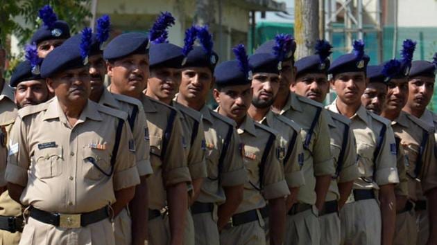 An estimated 34.8 lakh people were working with central government departments as on March 1, 2017.(PTI File Photo)