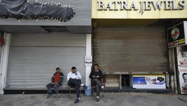 Over 600 shops across 100 shopping complexes in Delhi have been sealed over the past few weeks. (Burhaan Kinu/ Hindustan Times) Over 600 shops across 100 shopping complexes in Delhi have been sealed over the past few weeks. (Burhaan Kinu/ Hindustan Times)