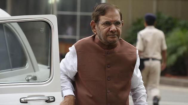 Sharad Yadav, who broke away from the Nitish Kumar-led JD(U) and now heads his own faction, landed in Ranchi on Sunday night. (HT FILE PHOTO) Sharad Yadav, who broke away from the Nitish Kumar-led JD(U) and now heads his own faction, landed in Ranchi on Sunday night. (HT FILE PHOTO)