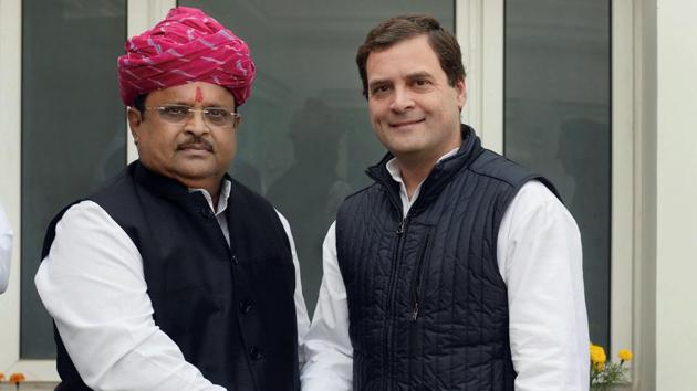 Congress president Rahul Gandhi with newly elected party MP Raghu Sharma in New Delhi on Monday.(PTI)