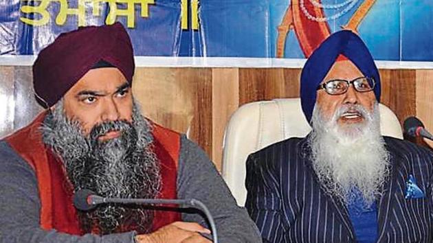 Former chief of Khalsa Diwan Charanjit Singh Chadha (R) with his son Inderpreet Singh, now deceased. (HT File) Former chief of Khalsa Diwan Charanjit Singh Chadha (R) with his son Inderpreet Singh, now deceased. (HT File)