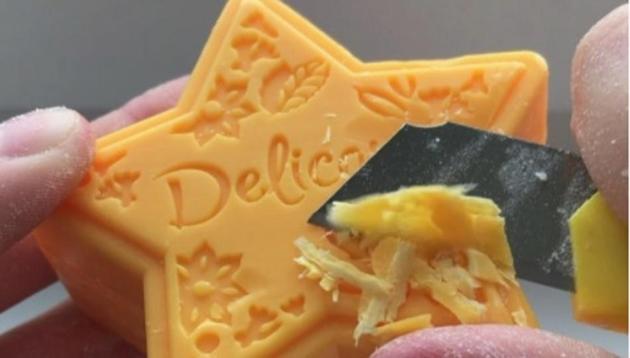 People are creating relaxing videos of hard, dry and soft soap being sliced through.(Instgram.com)