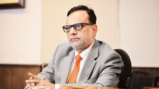 File photo of finance secretary Hasmukh Adhia.(File)