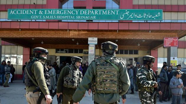 Security personnel comb Srinagar after a terrorist escaped from police custody during an attack on the city’s Shri Maharaja Hari Singh Hospital Hospital.(PTI)