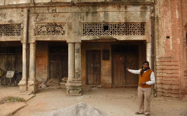 The building from where the quack used to run his clinic on Station Road in Bangarmau, Unnao. (Subhankar Chakraborty/HT Photo) The building from where the quack used to run his clinic on Station Road in Bangarmau, Unnao. (Subhankar Chakraborty/HT Photo)