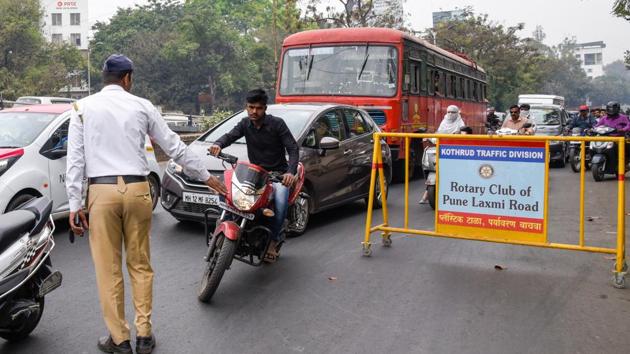 On Tuesday, Rs 2,50,100 was collected from 649 people on Tuesday while Rs 4,66,300 was collected from 1,114 people on Wednesday, according to the traffic police. (Sanket Wankhade/HT PHOTO) On Tuesday, Rs 2,50,100 was collected from 649 people on Tuesday while Rs 4,66,300 was collected from 1,114 people on Wednesday, according to the traffic police. (Sanket Wankhade/HT PHOTO)