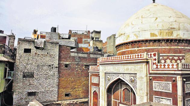 Atgah Khan’s tomb in central Delhi’s Hazrat Nizamuddin Basti.(Mayank Austen Soofi / HT Photo)