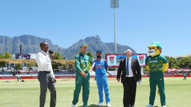 South Africa won the toss and opted to bowl.  (BCCI ) 