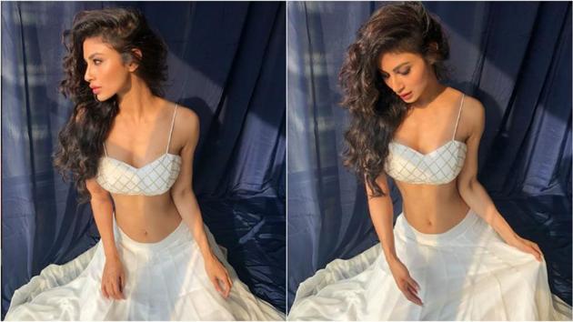 Mouni Roy looks her best in desi clothes. (Instagram) Mouni Roy looks her best in desi clothes. (Instagram)