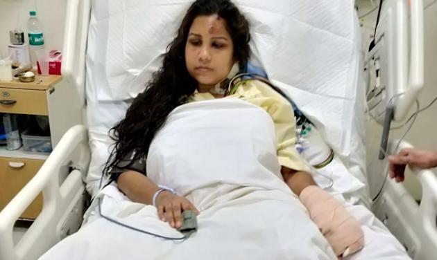 23-year-old Dravita Singh fell off the moving train near Masjid Bunder station on Wednesday. 23-year-old Dravita Singh fell off the moving train near Masjid Bunder station on Wednesday.