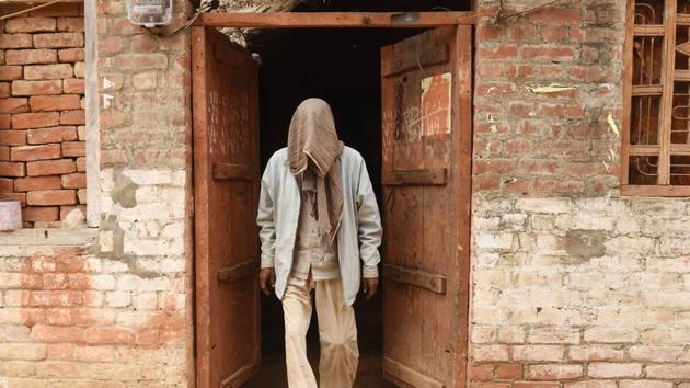 An HIV patient at his house in Premganj area of Bangarmau in Unnao, Uttar Pradesh on February 7, 2018. At least 58 people in Uttar Pradesh’s Unnao tested positive for HIV after a quack allegedly used the same syringe to administer injections to all of them. (Subhankar Chakraborty / HT Photo) An HIV patient at his house in Premganj area of Bangarmau in Unnao, Uttar Pradesh on February 7, 2018. At least 58 people in Uttar Pradesh’s Unnao tested positive for HIV after a quack allegedly used the same syringe to administer injections to all of them. (Subhankar Chakraborty / HT Photo)