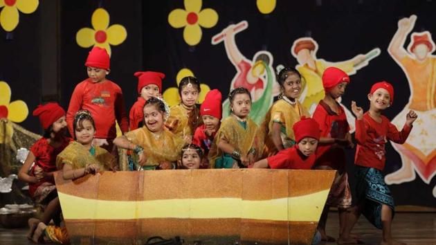 A group of differently-abled students from Kamayani school performed a folk dance of the fishing community at the school’s annual gathering at the Tilak Smarak Mandir on February 7. (Rahul Raut/HT PHOTO)