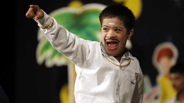 A differently-abled student from Kamayani school performs during the school’s annual gathering held at the Tilak Smarak Mandir on February 7. (Rahul Raut/HT PHOTO)