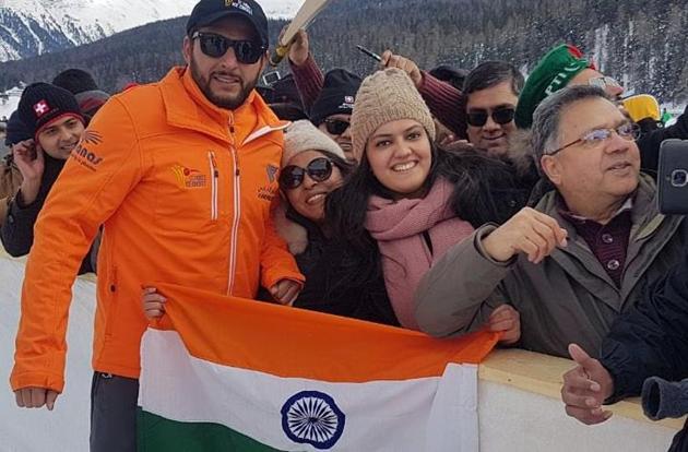 Shahid Afridi with the Indian flag on the sidelines of Ice Cricket Challenge. (Twitter) Shahid Afridi with the Indian flag on the sidelines of Ice Cricket Challenge. (Twitter)