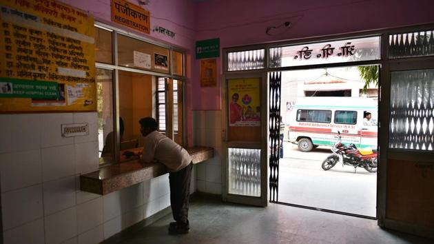 Top health department officials in Unnao were told about a quack transmitting HIV by reusing syringe as early as July 2017, when 12 people were found to be HIV positive, according to officials and an official health department memo, but no action was taken. Later that year in November, 13 more from the area were found infected. And in a camp organised in January this year, 38 more tested positive for the infection. (Sanchit Khanna / HT Photo) 