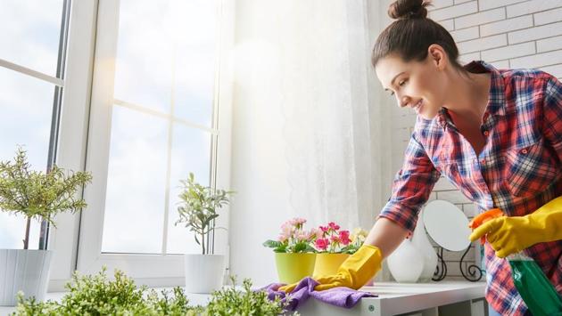 Clean kitchen tops with a solution of white vinegar, liquid soap, and hot water. (iStock) Clean kitchen tops with a solution of white vinegar, liquid soap, and hot water. (iStock)