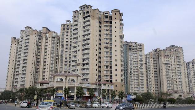 Buyers have shifted into Amrapali Sapphire without executing registry.(Sunil Ghosh/HT Photo)
