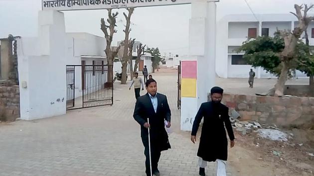 Mohammad Nasir returns without appearing for REET in Bharatpur on Sunday. (HT Photo) Mohammad Nasir returns without appearing for REET in Bharatpur on Sunday. (HT Photo)