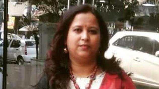 A 45-year-old media professional succumbed to her injuries on Sunday, three days after she sustained severe neck injuries after a stray nylon manja entangled around her neck. (HT Photo) A 45-year-old media professional succumbed to her injuries on Sunday, three days after she sustained severe neck injuries after a stray nylon manja entangled around her neck. (HT Photo)