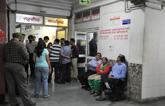 The World Bank ranks countries on 10 parameters, and, on five, India’s rank is low: Starting a business (137); Registering property (166); Paying taxes (121); Enforcing contracts (163); and Resolving insolvency (108) (Hindustan Times) The World Bank ranks countries on 10 parameters, and, on five, India’s rank is low: Starting a business (137); Registering property (166); Paying taxes (121); Enforcing contracts (163); and Resolving insolvency (108) (Hindustan Times)