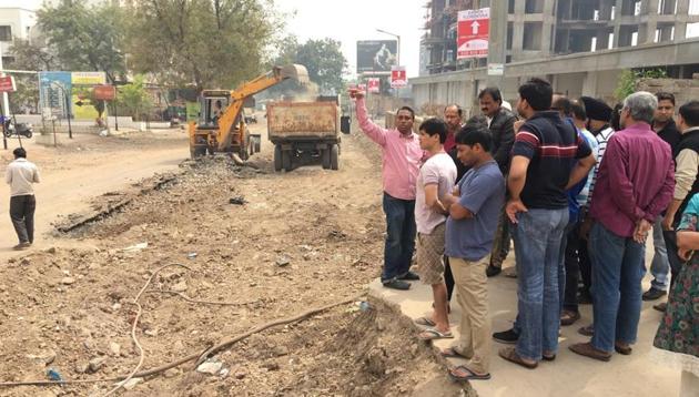 A team of citizen activists will monitor the road construction and its quality. (HT PHOTO) A team of citizen activists will monitor the road construction and its quality. (HT PHOTO)
