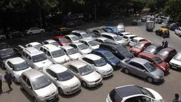 Under the residential parking scheme, the citizens are allowed to park on roads outside their housing societies from 8pm to 8am after six months’ payment. (FILE) Under the residential parking scheme, the citizens are allowed to park on roads outside their housing societies from 8pm to 8am after six months’ payment. (FILE)