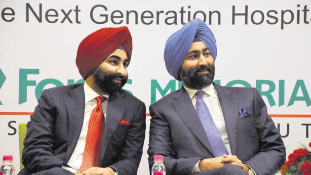Fortis Healthcare said the meeting of the board of directors for Tuesday will go as scheduled and would consider the resignation of promoters, Malvinder Mohan Singh (right) and Shivinder Mohan Singh from the board.(HT Photo)