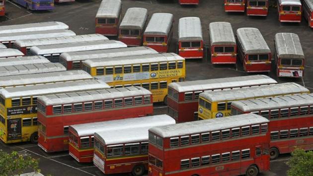 With a fleet of 3,300 buses, the BEST ferries around 28 lakh passengers in the city and its neighbouring regions every day. (HT File Photo) With a fleet of 3,300 buses, the BEST ferries around 28 lakh passengers in the city and its neighbouring regions every day. (HT File Photo)