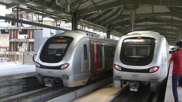 The Mumbai Metropolitan Regional Development Authority (MMRDA) opened the financial bids for the Metro-4 packages on Monday.(FILE)