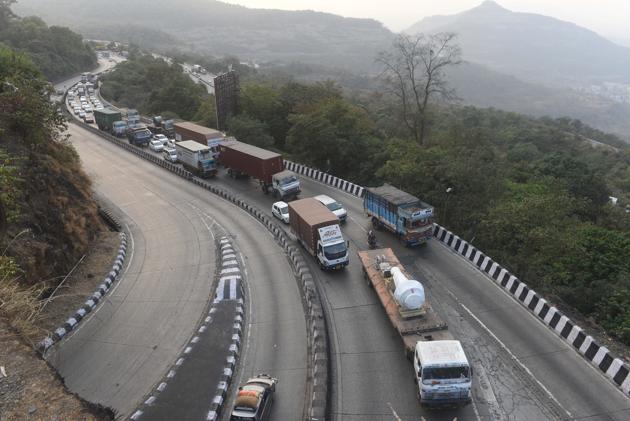 Crucial Link On Mumbai Pune Expressway Still Awaits Nod Mumbai News Hindustan Times
