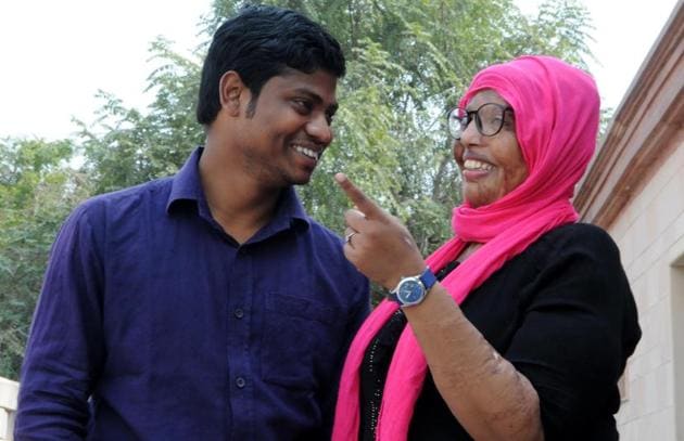 Pramodini and Saroj share a lighter moment. (Dheeraj Dhawan/HT Photo) Pramodini and Saroj share a lighter moment. (Dheeraj Dhawan/HT Photo)