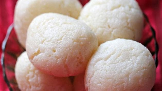 Rosogolla made by university, marketed by state govt, to hit Bengal this Durga Puja | Kolkata - Hindustan Times Rosogolla made by university, marketed by state govt, to hit Bengal this Durga Puja | Kolkata - Hindustan Times