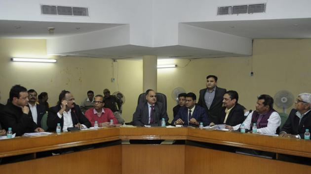 The Noida authority’s chief executive officer and chairman Alok Tandon on Thursday held a meeting with representatives of industrialists’ groups. (Sunil Ghosh/HT Photo) The Noida authority’s chief executive officer and chairman Alok Tandon on Thursday held a meeting with representatives of industrialists’ groups. (Sunil Ghosh/HT Photo)