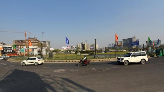 Kisan Chowk is the biggest and busiest traffic intersection in Greater Noida west. (Virendra Singh Gosain/HT PHOTO) Kisan Chowk is the biggest and busiest traffic intersection in Greater Noida west. (Virendra Singh Gosain/HT PHOTO)