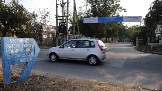 The middle-aged woman’s body was found hanging in her house in Sector 47 of Gurgaon on Wednesday morning. (Parveen Kumar/HT Photo) The middle-aged woman’s body was found hanging in her house in Sector 47 of Gurgaon on Wednesday morning. (Parveen Kumar/HT Photo)