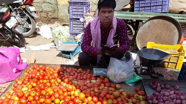 Tomato prices nosedive in Kota - Hindustan Times