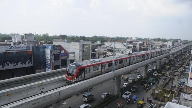 The LMRC urged residents not to fly kites around the Metro lines to prevent any mishap. (HT Photo) The LMRC urged residents not to fly kites around the Metro lines to prevent any mishap. (HT Photo)