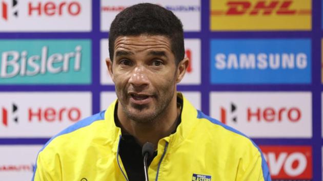 David James will have to outwit NorthEast United coach Avram Grant, who was his coach at Portsmouth FC in 2010.(ISL / SPORTZPICS)
