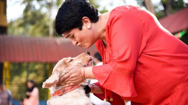 The love between the owners and their pets was clearly seen as they journeyed through the various events supporting each other.  (Sanket Wankhade/HT PHOTO) 