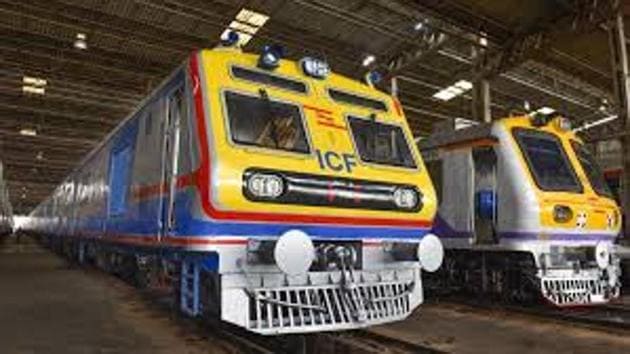 A fight broke out between passengers and ticket collectors on Mumbai’s AC local.(HT File)