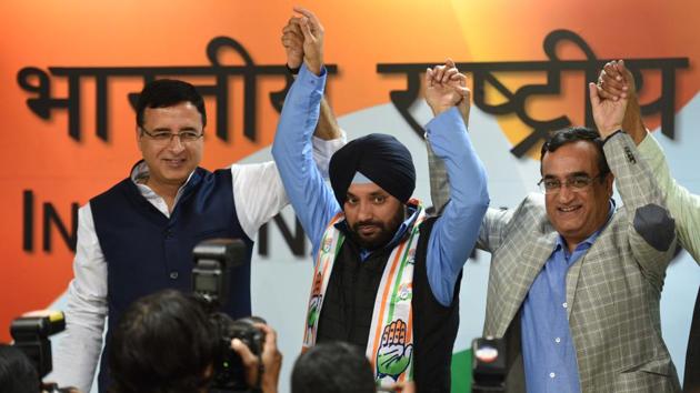 Arvinder Singh Lovely at a press conference in New Delhi on Saturday.(Raj K Raj/HT PHOTO)