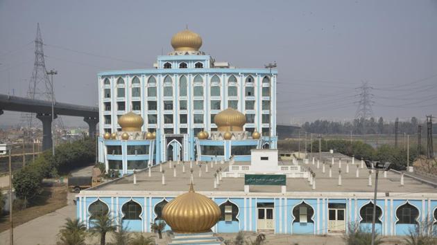 The Ala Hazrat Haj House was built along GT Road at cost of ₹51 cr. The facility, inaugurated in 2016, is yet to start operation.(Sakib Ali/HT Photo)