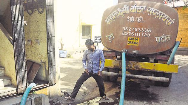 According to the former office bearers of the then Undri gram panchayat, the fast growing suburb requires between 450 to 500 water tankers a day to meet the daily needs of the area residents. (HT PHOTO) According to the former office bearers of the then Undri gram panchayat, the fast growing suburb requires between 450 to 500 water tankers a day to meet the daily needs of the area residents. (HT PHOTO)