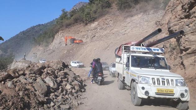 The government plans to widen the Kathgodam-Nainital highway up to 7.5m. (HT File) The government plans to widen the Kathgodam-Nainital highway up to 7.5m. (HT File)